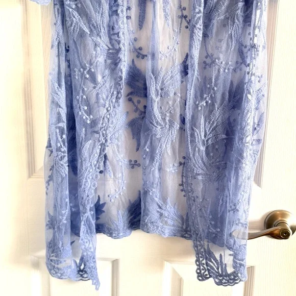 Vince Camuto Sheer Lace Kimono Robe in Light Blue - Picture 3 of 6
